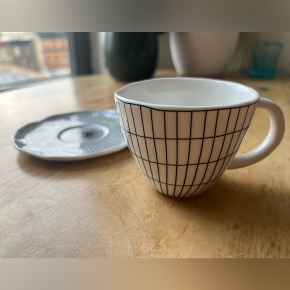 Two Italian espresso cups - one glass blown and one porcelain. - Picture 12 of 13